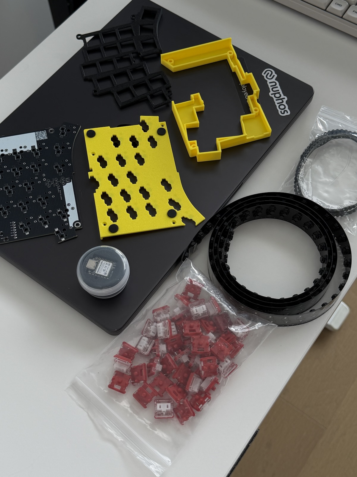 PCB, printed plate and case, XIAO, diodes and switches